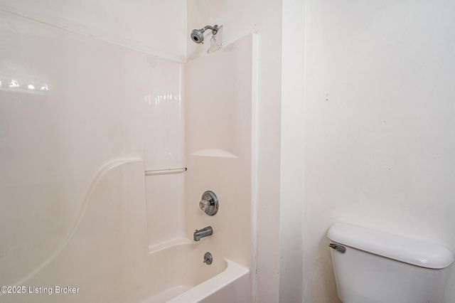 1604 Hopkins Ct, La Grange, KY 40031