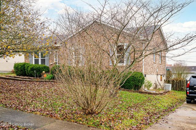 1604 Hopkins Ct, La Grange, KY 40031