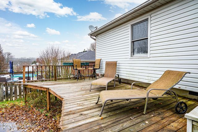 1604 Hopkins Ct, La Grange, KY 40031