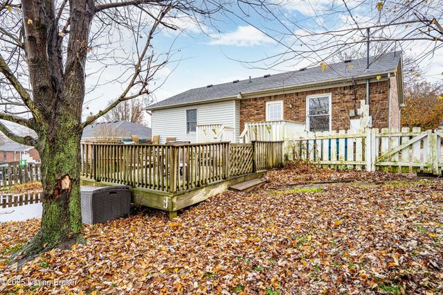 1604 Hopkins Ct, La Grange, KY 40031