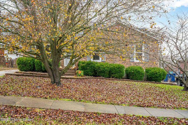 1604 Hopkins Ct, La Grange, KY 40031