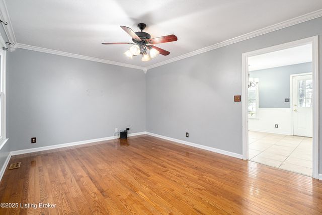 1604 Hopkins Ct, La Grange, KY 40031