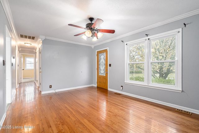 1604 Hopkins Ct, La Grange, KY 40031