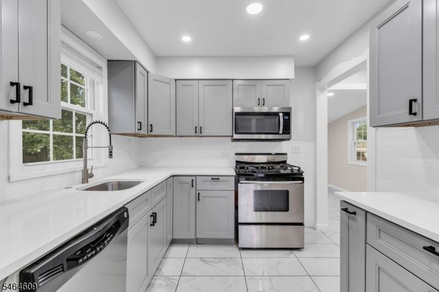 418 Harrison Ave, Manville Boro, NJ 08835