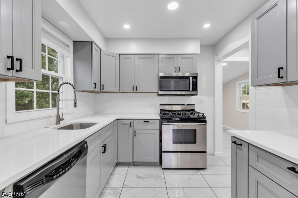 418 Harrison Ave, Manville Boro, NJ 08835 — photo 5