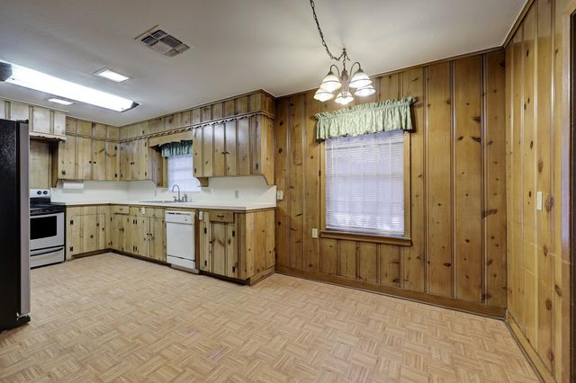 4002 Portsmouth Avenue, Houston, TX 77027