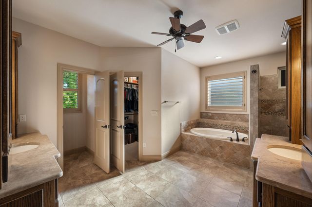 204 Overlook CT, Georgetown, TX 78628