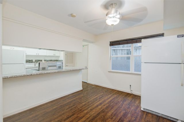 1433 Cedar Post Lane 10, Houston, TX 77055