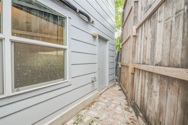 1433 Cedar Post Lane 10, Houston, TX 77055