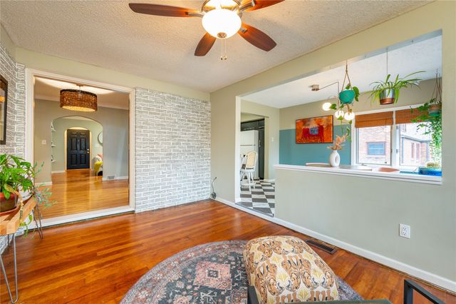 937 Caulder Avenue, Des Moines, IA 50315