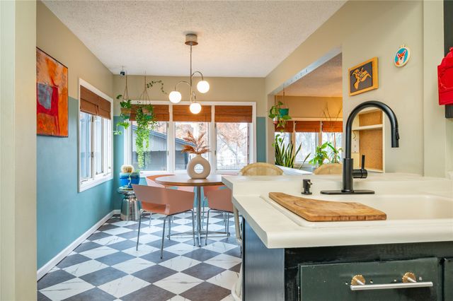 937 Caulder Avenue, Des Moines, IA 50315