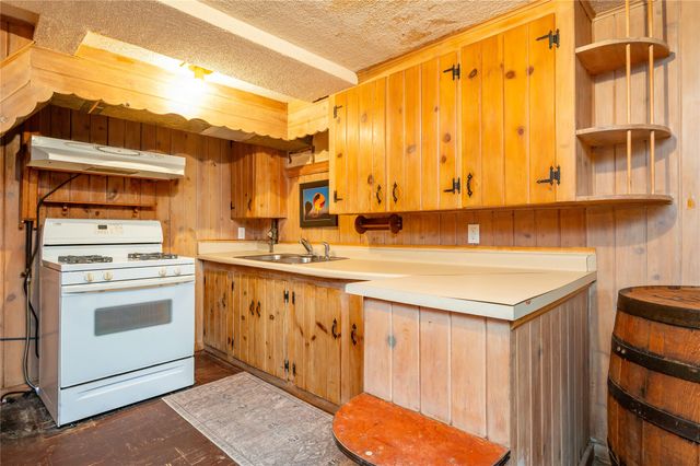 937 Caulder Avenue, Des Moines, IA 50315