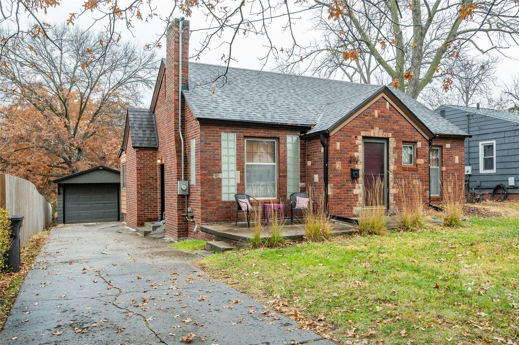 937 Caulder Avenue, Des Moines, IA 50315