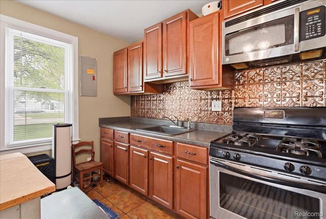 23164 Donald Avenue, Eastpointe, MI 48021