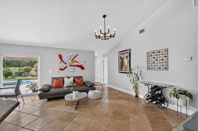5817 Laurel Green Circle, Boynton Beach, FL 33437
