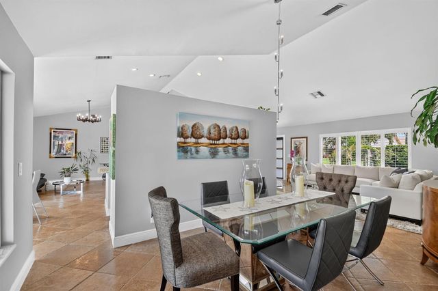 5817 Laurel Green Circle, Boynton Beach, FL 33437