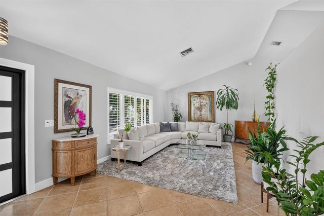 5817 Laurel Green Circle, Boynton Beach, FL 33437