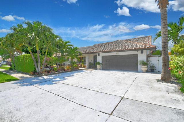 5817 Laurel Green Circle, Boynton Beach, FL 33437