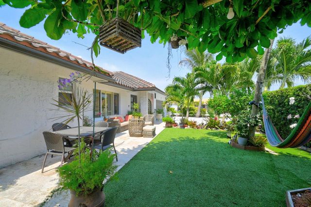 5817 Laurel Green Circle, Boynton Beach, FL 33437