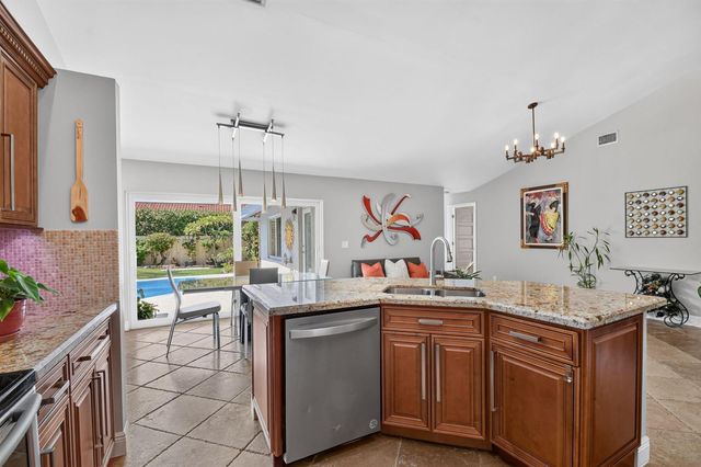 5817 Laurel Green Circle, Boynton Beach, FL 33437