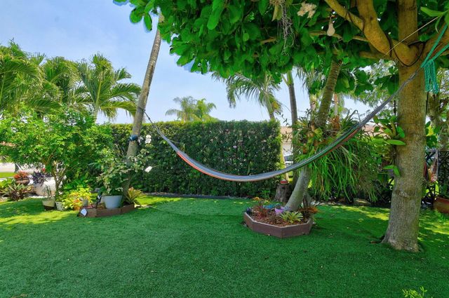 5817 Laurel Green Circle, Boynton Beach, FL 33437
