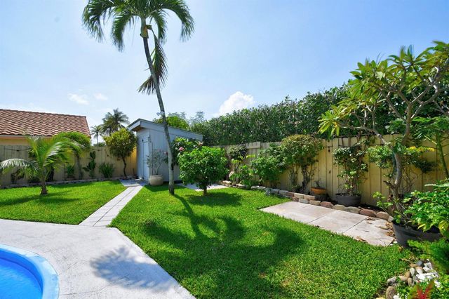 5817 Laurel Green Circle, Boynton Beach, FL 33437