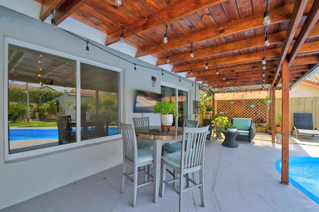 5817 Laurel Green Circle, Boynton Beach, FL 33437
