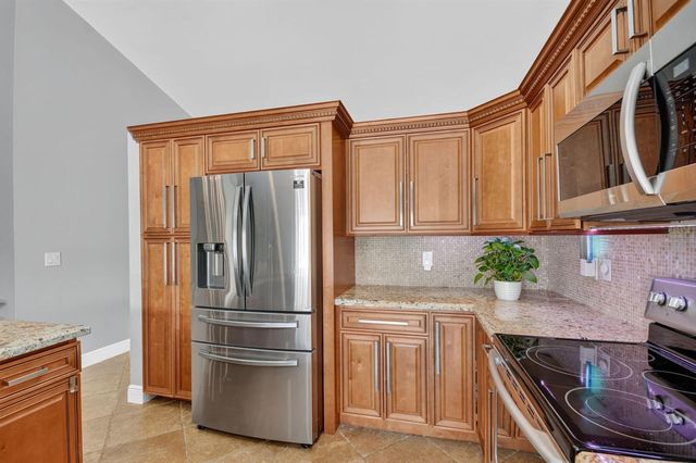 5817 Laurel Green Circle, Boynton Beach, FL 33437