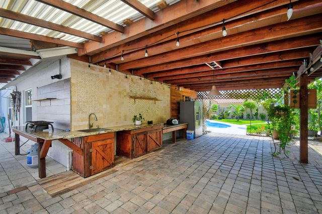 5817 Laurel Green Circle, Boynton Beach, FL 33437