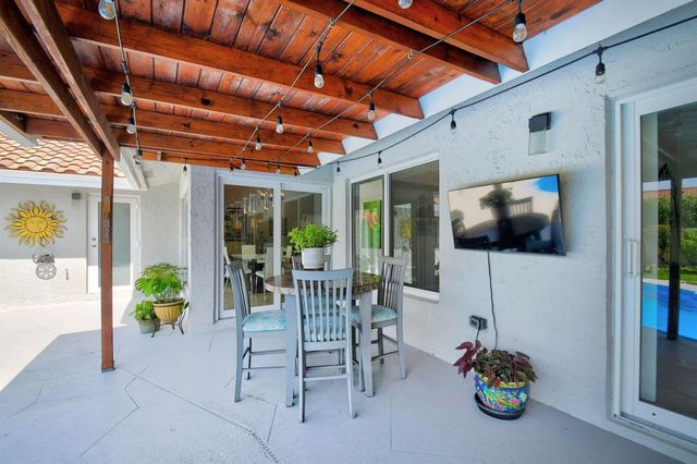 5817 Laurel Green Circle, Boynton Beach, FL 33437