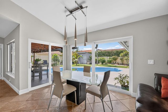 5817 Laurel Green Circle, Boynton Beach, FL 33437