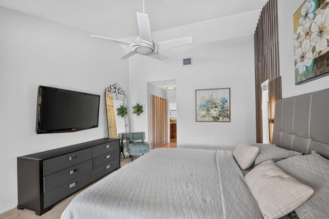 5817 Laurel Green Circle, Boynton Beach, FL 33437