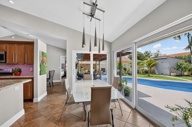 5817 Laurel Green Circle, Boynton Beach, FL 33437