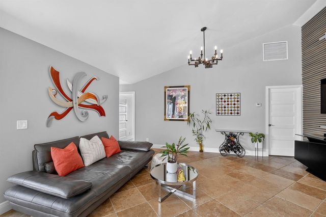 5817 Laurel Green Circle, Boynton Beach, FL 33437