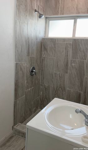 1023 Highland, San Antonio, TX 78210