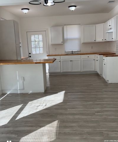 1023 Highland, San Antonio, TX 78210