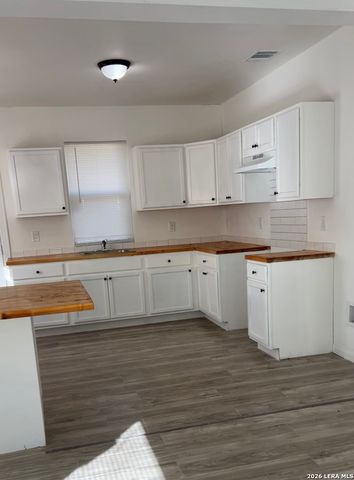 1023 Highland, San Antonio, TX 78210