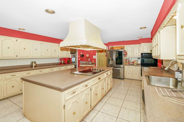 4 Rose Court, Centereach, NY 11720