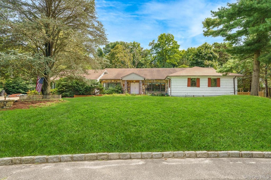 4 Rose Court, Centereach, NY 11720 — photo 2