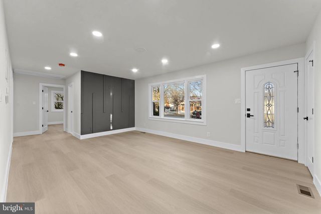 9603 WOODLAND AVE, Lanham, MD 20706