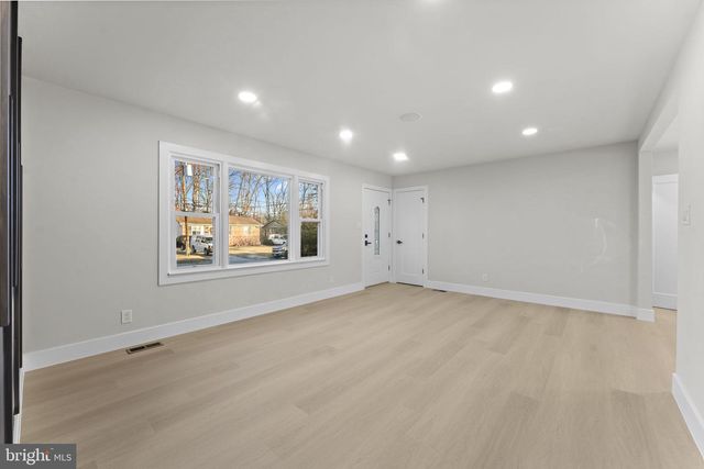 9603 WOODLAND AVE, Lanham, MD 20706