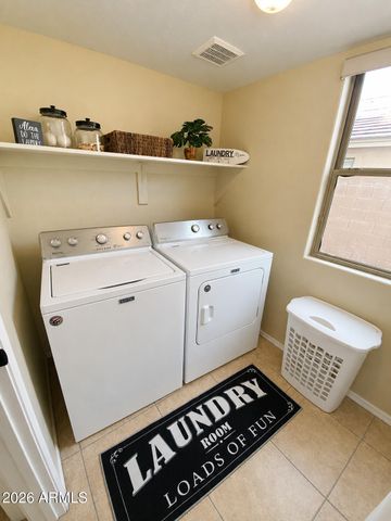 29173 N YELLOW BEE Drive, San Tan Valley, AZ 85143