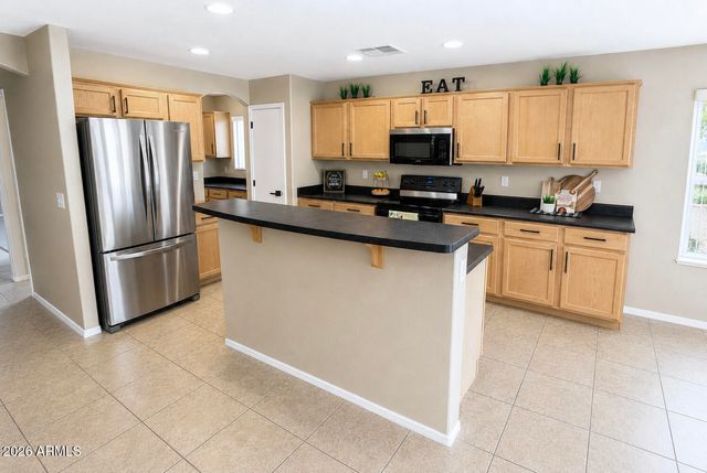 29173 N YELLOW BEE Drive, San Tan Valley, AZ 85143