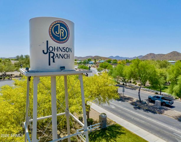 29173 N YELLOW BEE Drive, San Tan Valley, AZ 85143