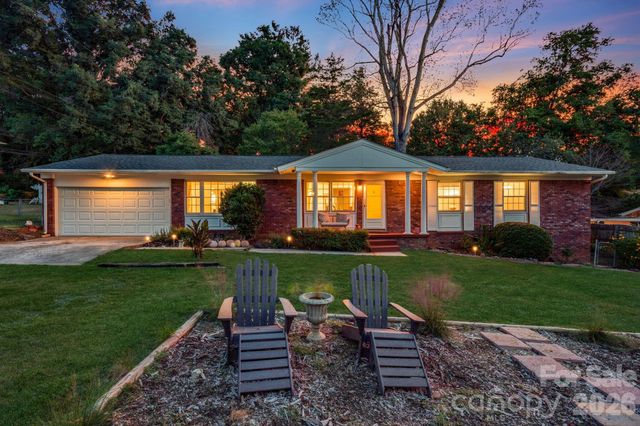 5 W Maple Drive, Asheville, NC 28805