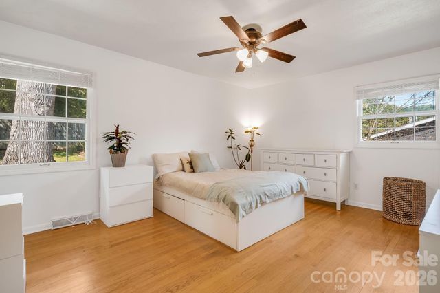 5 W Maple Drive, Asheville, NC 28805