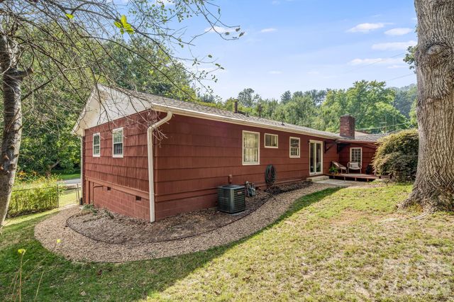 5 W Maple Drive, Asheville, NC 28805