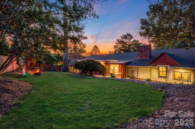 5 W Maple Drive, Asheville, NC 28805