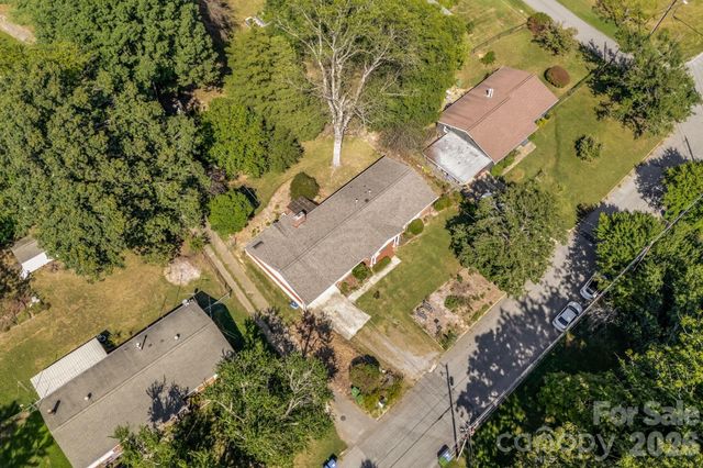 5 W Maple Drive, Asheville, NC 28805