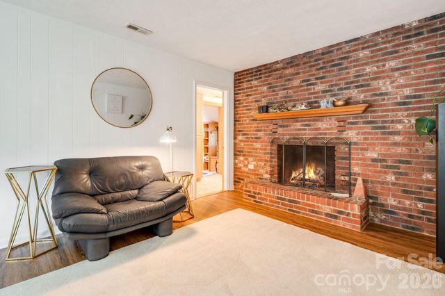 5 W Maple Drive, Asheville, NC 28805